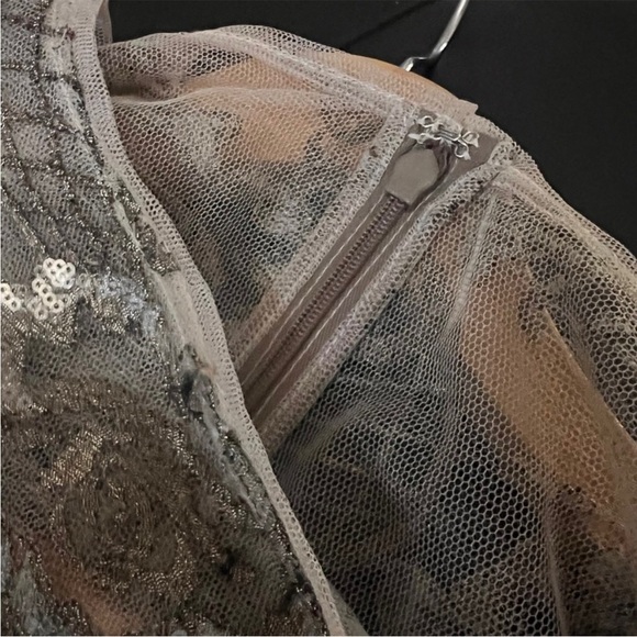 Adrianna Papell bell sleeve beaded sheath cocktail dress in size 8 - Picture 9 of 15